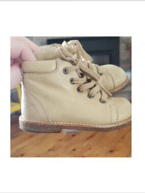ANGULUS Baby Wool Lining  Starter boots. Size 5